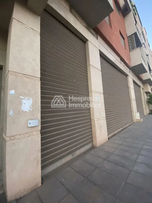 Commercial premises for sale at Route de Safi . Area 145 m². Double glazing and reinforced door.