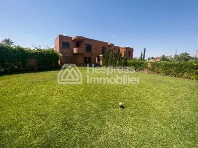 Splendide villa à vendre à Route de Fez. 5 pièces. Concierge et climatisation