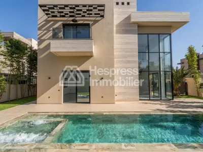 Luxury villa for sale on Route de Tahanaout. 4 beautiful bedrooms. Satellite dish and reinforced door.
