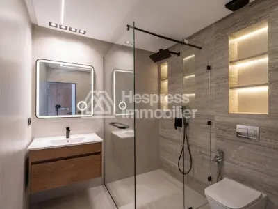 Luxury villa for sale on Route de Tahanaout. 4 beautiful bedrooms. Satellite dish and reinforced door.