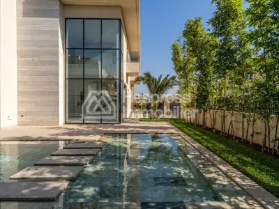 Luxury villa for sale on Route de Tahanaout. 4 beautiful bedrooms. Satellite dish and reinforced door.
