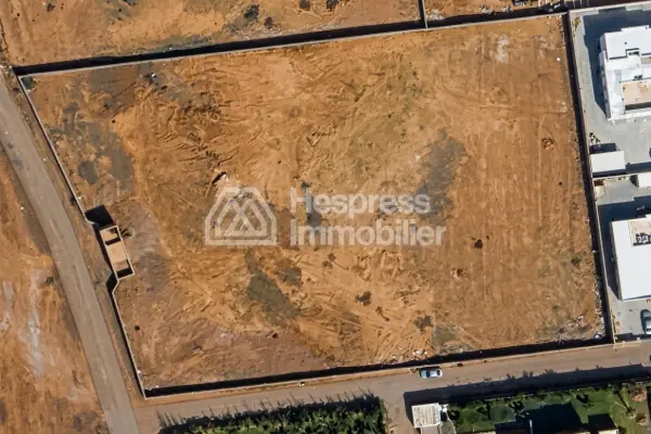 Beau terrain à la vente à Route de l'Ourika. Klm 9 d'une Surface de 10262 m²