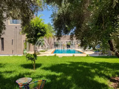 Villa atlas en vente a marrakech route de fez Titrée