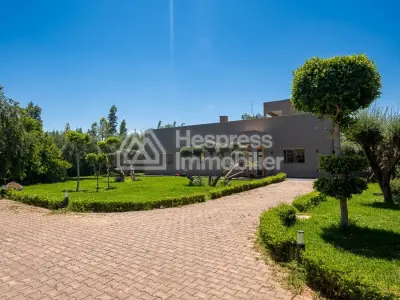 Villa atlas en vente a marrakech route de fez Titrée