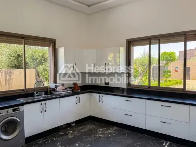 Villa atlas en vente a marrakech route de fez Titrée
