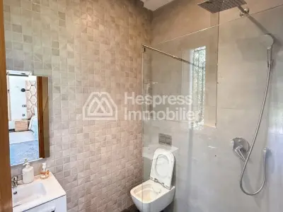 Villa atlas en vente a marrakech route de fez Titrée
