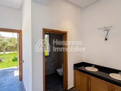 Villa atlas en vente a marrakech route de fez Titrée