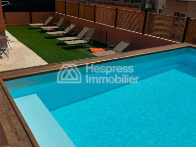 Apartment with Rooftop Pool