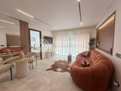 Apartment with Rooftop Pool