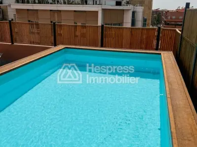 Apartment with Rooftop Pool