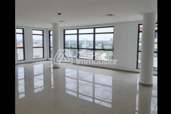 Bureau à louer, 100m² à Casablanca