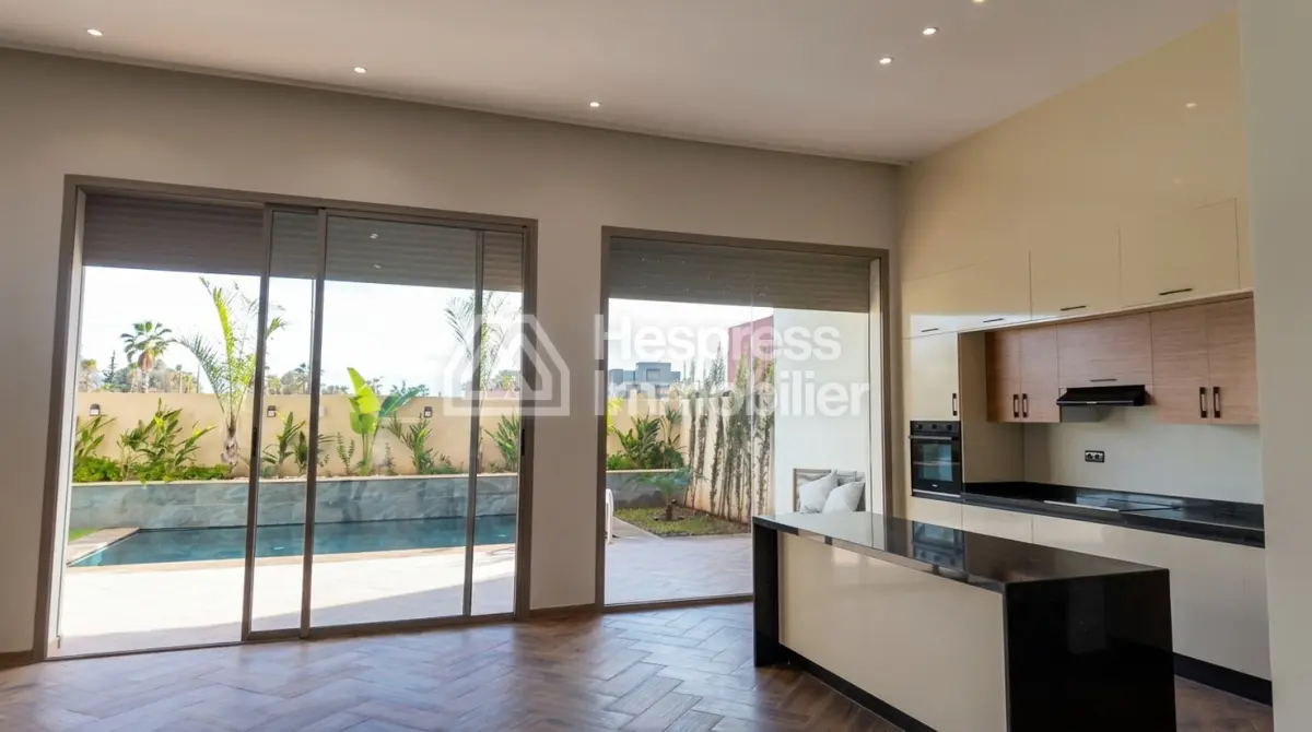 Villa récemment construite par le propriétaire