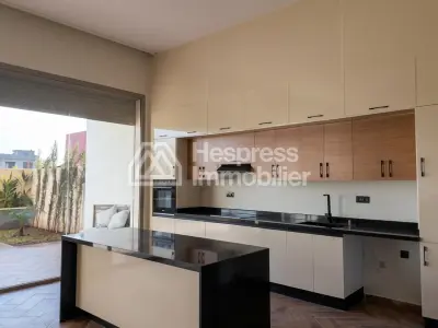 Villa récemment construite par le propriétaire