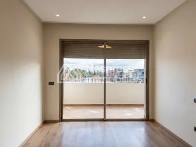 Villa récemment construite par le propriétaire