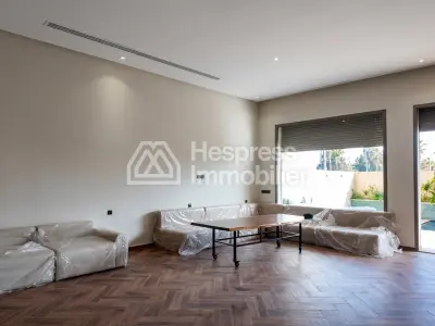 Villa récemment construite par le propriétaire
