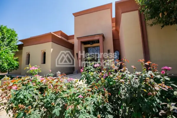 Demeure Luxueuse En Vente A Marrakech Avec VNA