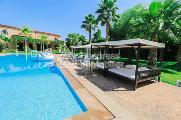 Demeure Luxueuse En Vente A Marrakech Avec VNA