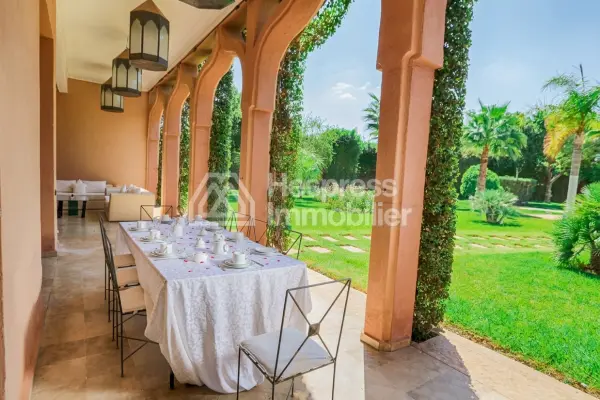 Demeure Luxueuse En Vente A Marrakech Avec VNA