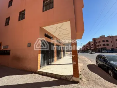 مبنى للبيع في سوكوما يضم 7 شقق و