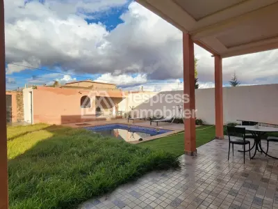 Villa avec Piscine privé