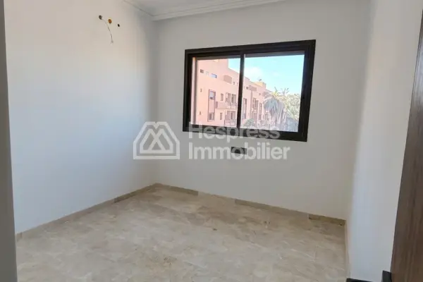Luxury Apartment with Swimming Pool