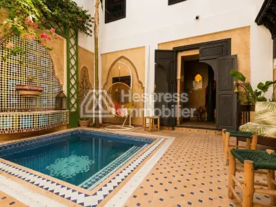 Riad titré avec bassin et terrasse à Bab Aylan