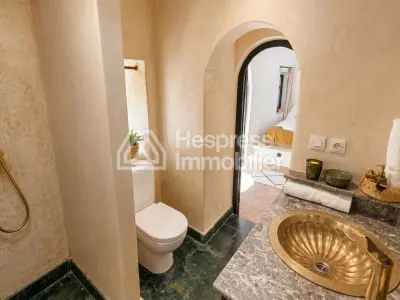 Riad titré avec bassin et terrasse à Bab Aylan