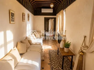 Riad titré avec bassin et terrasse à Bab Aylan