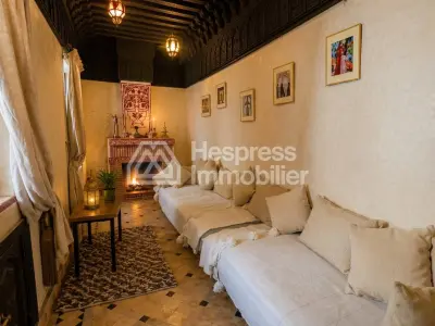Riad titré avec bassin et terrasse à Bab Aylan