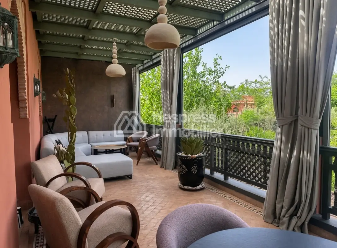 Appartement rénové avec vaste terrasse Palmeraie