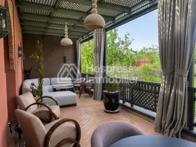 Appartement rénové avec vaste terrasse Palmeraie