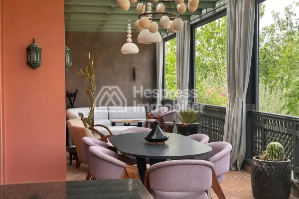 Appartement rénové avec vaste terrasse Palmeraie
