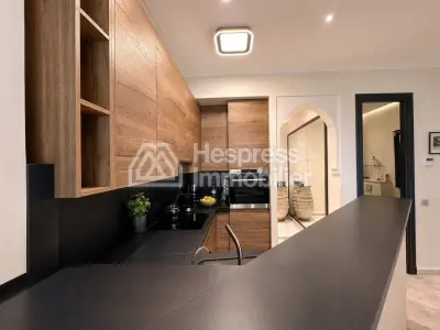 Appartement rénové avec vaste terrasse Palmeraie