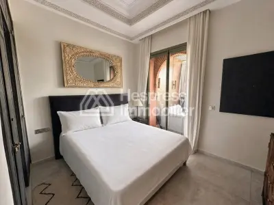 Appartement rénové avec vaste terrasse Palmeraie