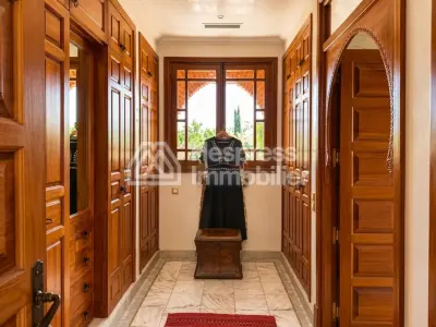 فيلا خاصة على حلبة النخيل