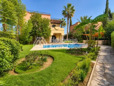 Villa de charme avec piscine à Marrakech