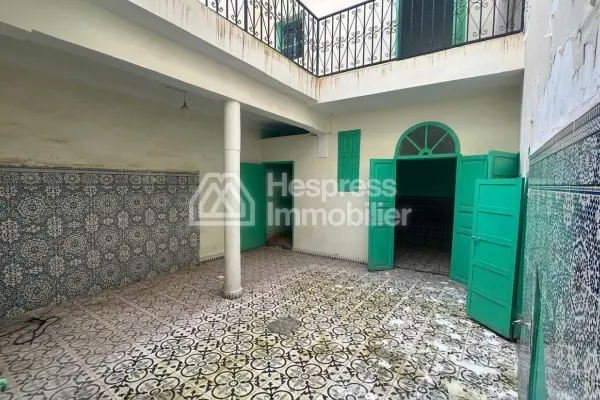 رياض معروض للبيع في أرست علي أو صالح