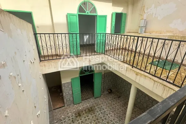رياض معروض للبيع في أرست علي أو صالح