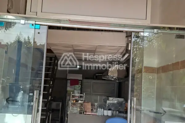 Well-equipped snack bar for rent in Abwab Gueliz