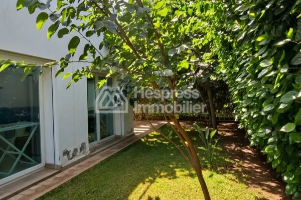 Villa 850 m², 4 bedrooms, large garden