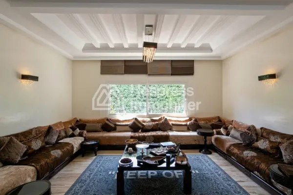 Villa 850 m², 4 bedrooms, large garden