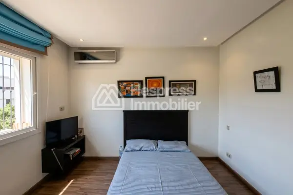 Villa 850 m², 4 bedrooms, large garden