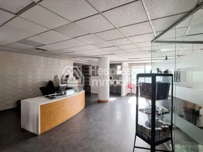 Bureau 198 m² neuf 8ème étage terrasse