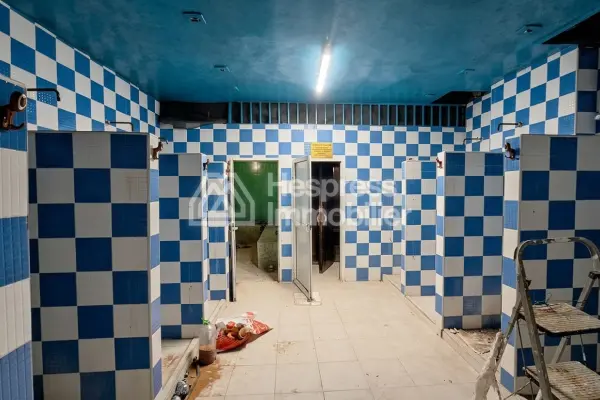 Premises 326 m² with double entrance permitted on Zerktouni Street