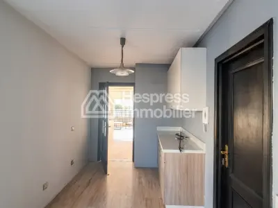 Apartment 172 m² facing south, no overlooking neighbors, close to hospital