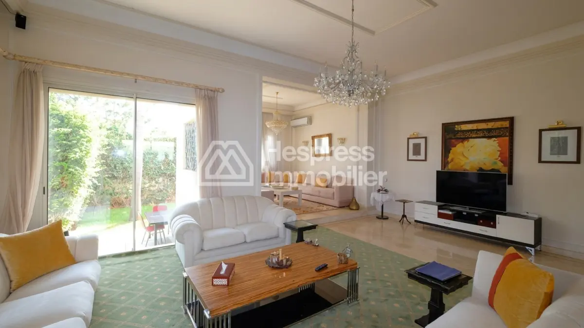 528 m² detached villa with 4 bedrooms