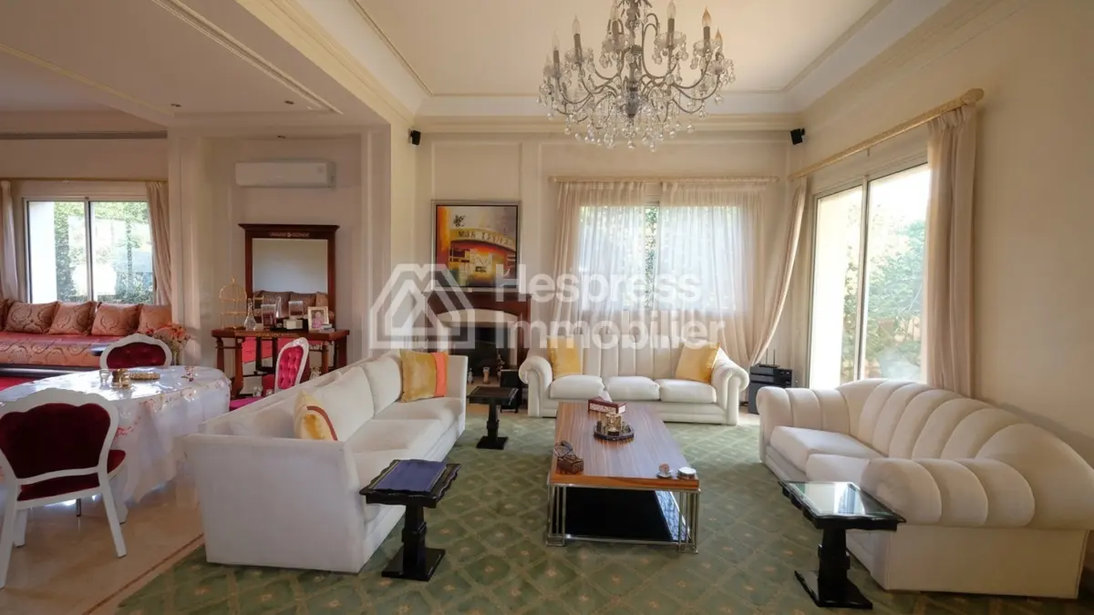 528 m² detached villa with 4 bedrooms