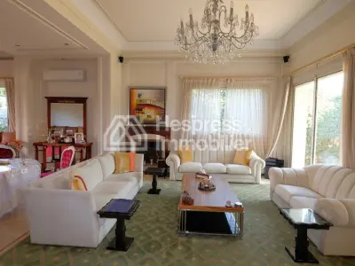 528 m² detached villa with 4 bedrooms