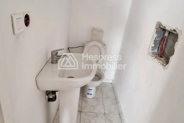 Bureau de 160 à 320 m² 3ème étage proche préfecture