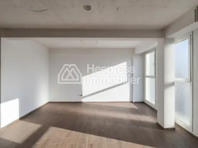 Bureau de 160 à 320 m² 3ème étage proche préfecture